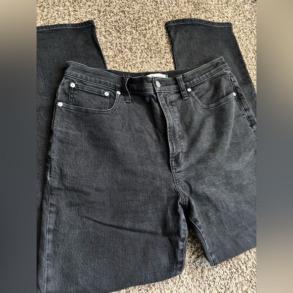 Madewell The 90’s Straight Jean in shade Belmere (Black) - Picture 5 of 9